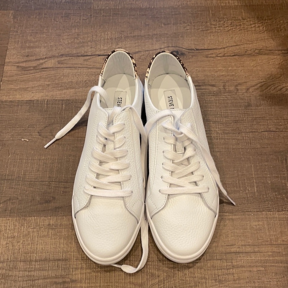 Leather snake print sneakers